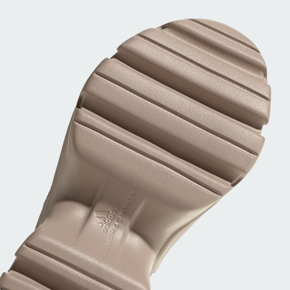 Las sandalias zuecos Adidas by Stella McCartney