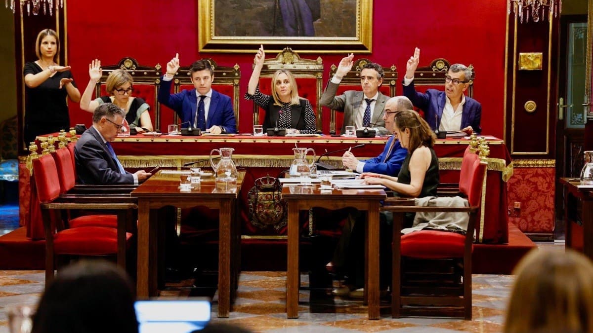 El Ayuntamiento de Granada ha acogido el pleno ordinario del mes de julio