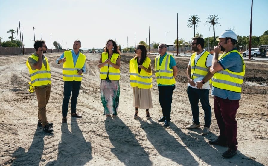 La alcaldesa de Almería, Mar Vázquez, ha visitado las obras