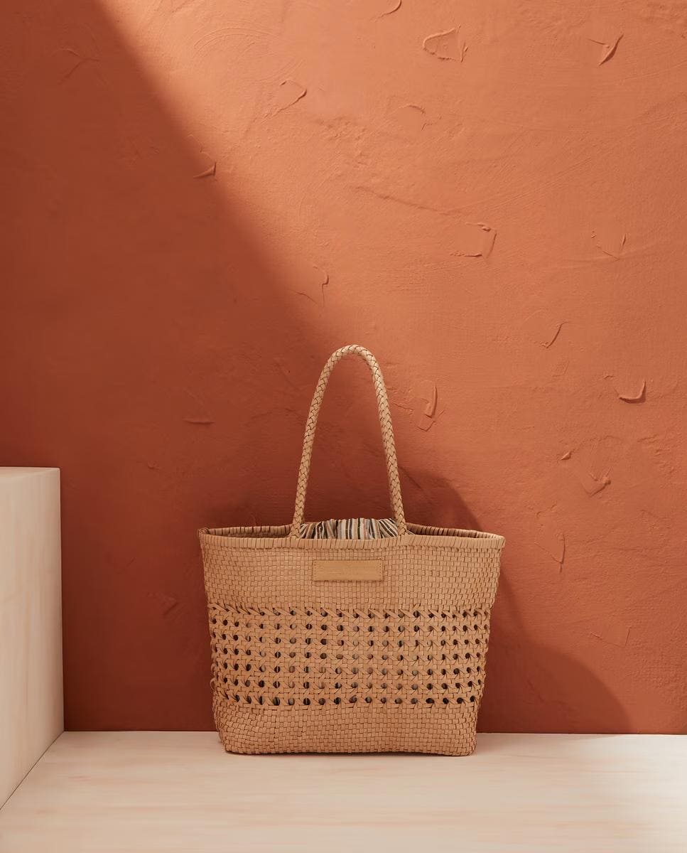 Maxi cesta trenzada de piel