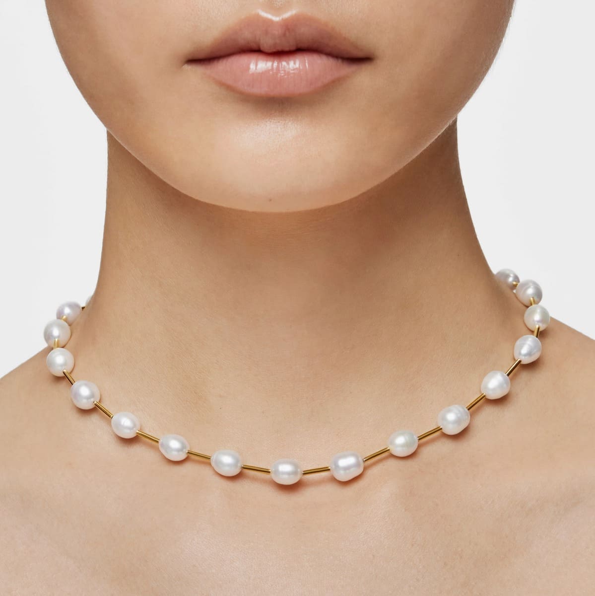 El collar gargantilla de tubo con baño de oro de 18 kt sobre plata y perlas cultivadas Gloss de Tous