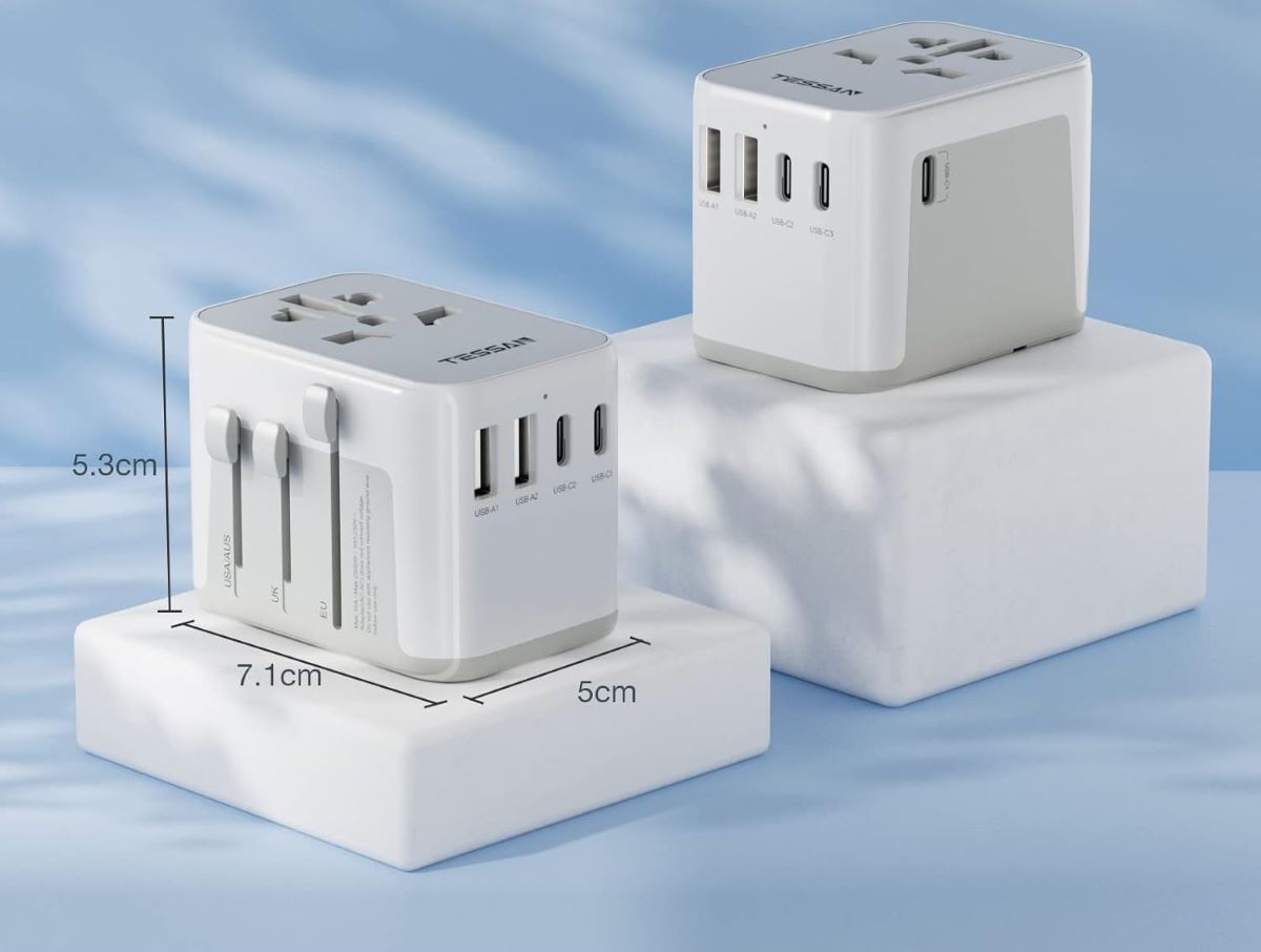 Adaptador con enchufe universal para viajes TESSAN de Amazon