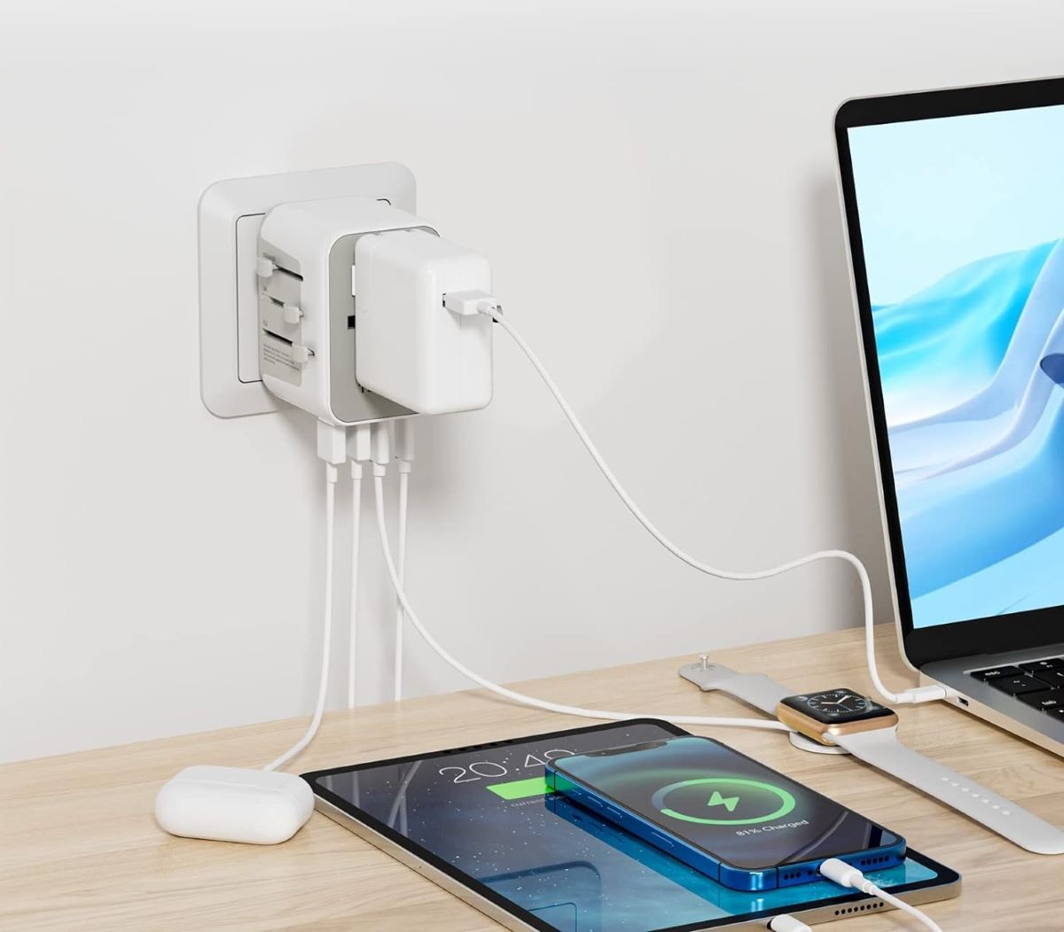 Adaptador con enchufe universal para viajes TESSAN de Amazon