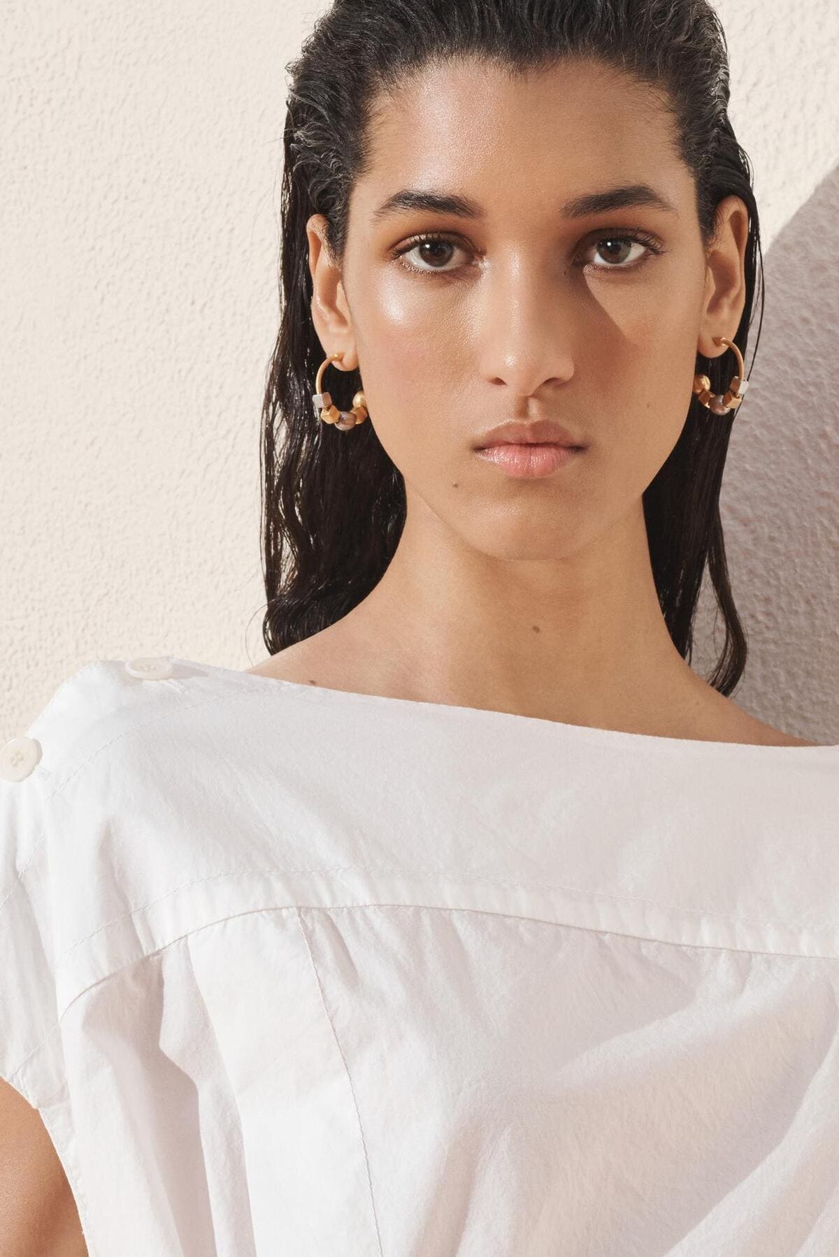 El nuevo vestido DRSS BTTN 13 de Zara