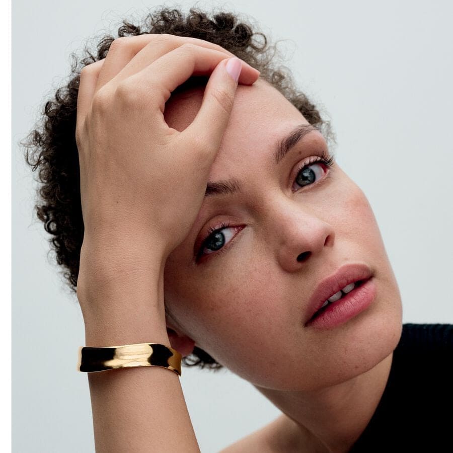 La nueva pulsera rígida Ancha Abierta Forma Orgánica de Pandora