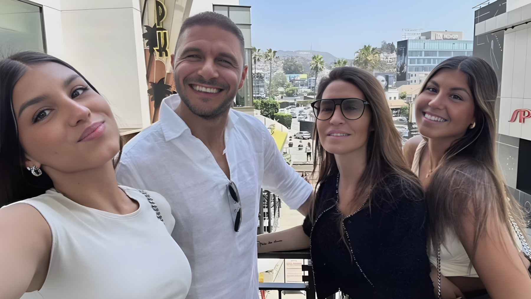 Joaquín Sánchez, Susana Saborido, Daniela y Salma en Los Ángeles | Instagram