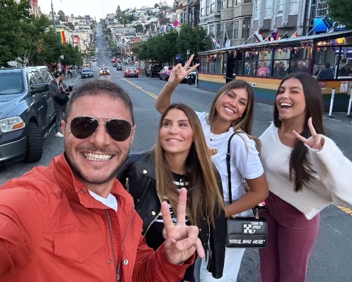 Joaquín Sánchez, Susana Saborido, Daniela y Salma en San Francisco | Instagram