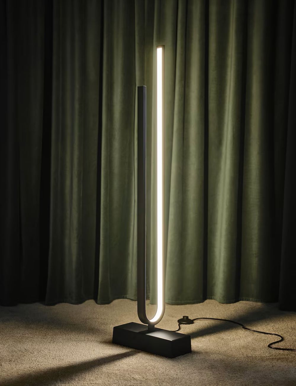 Lámpara de pie serie PILSKOTT de Ikea