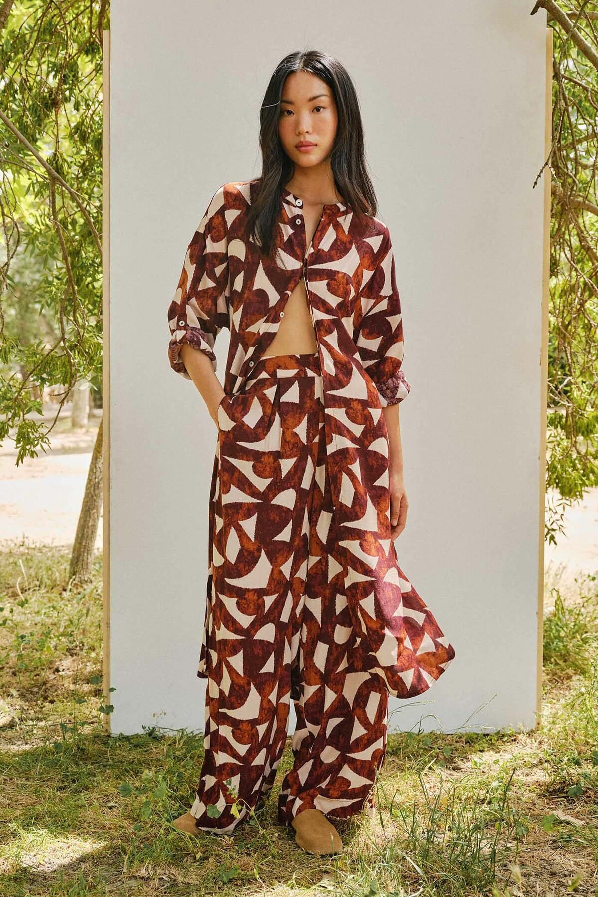 El pantalón tipo palazzo estampado de Sfera