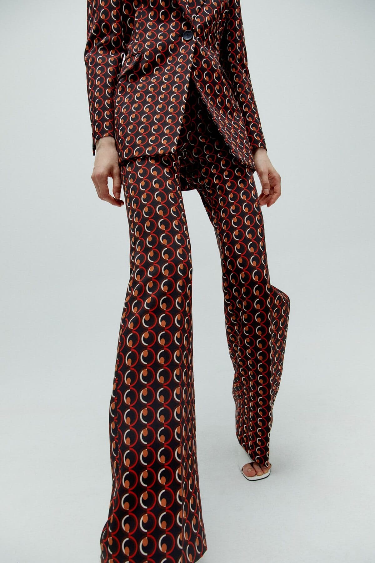 El pantalón de traje estampado de Sfera