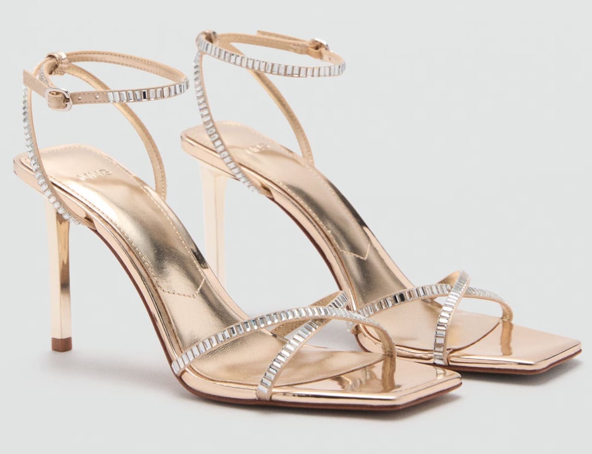 Las sandalias de tacón con tira strass de Mango