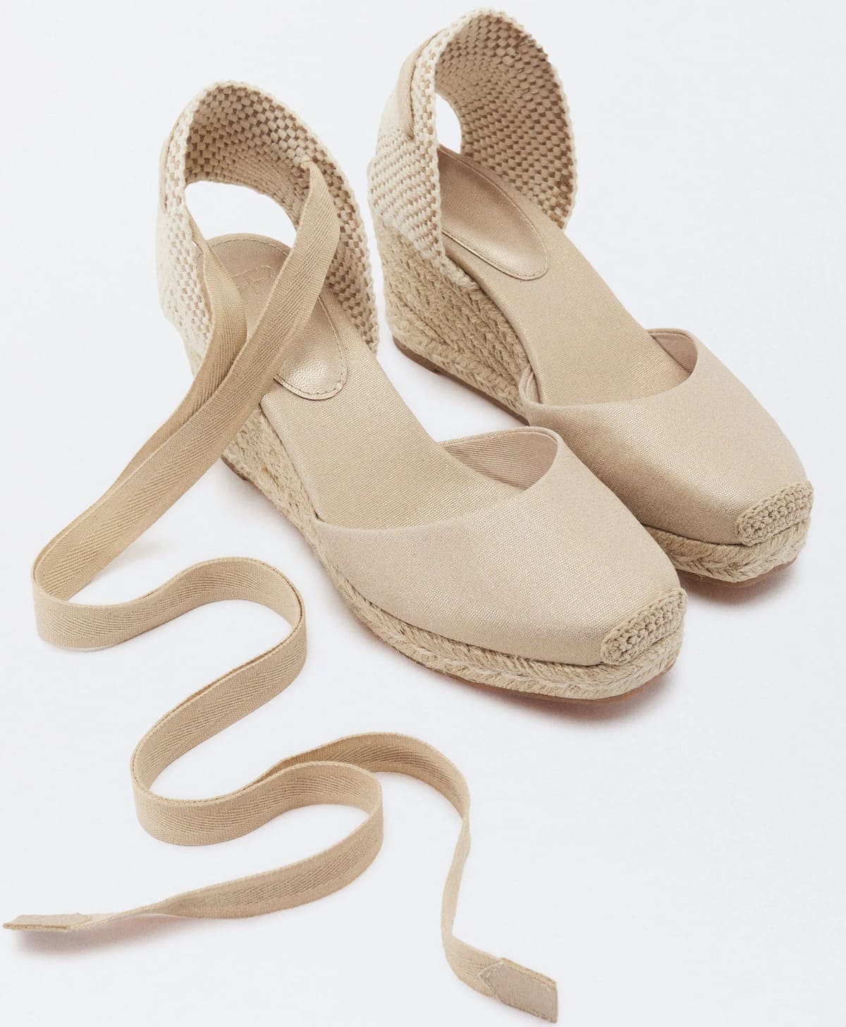 Las sandalias de cuña en tejido de Parfois