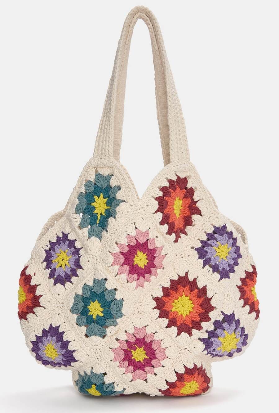 El bolso shopper de crochet con flores de Pull&Bear