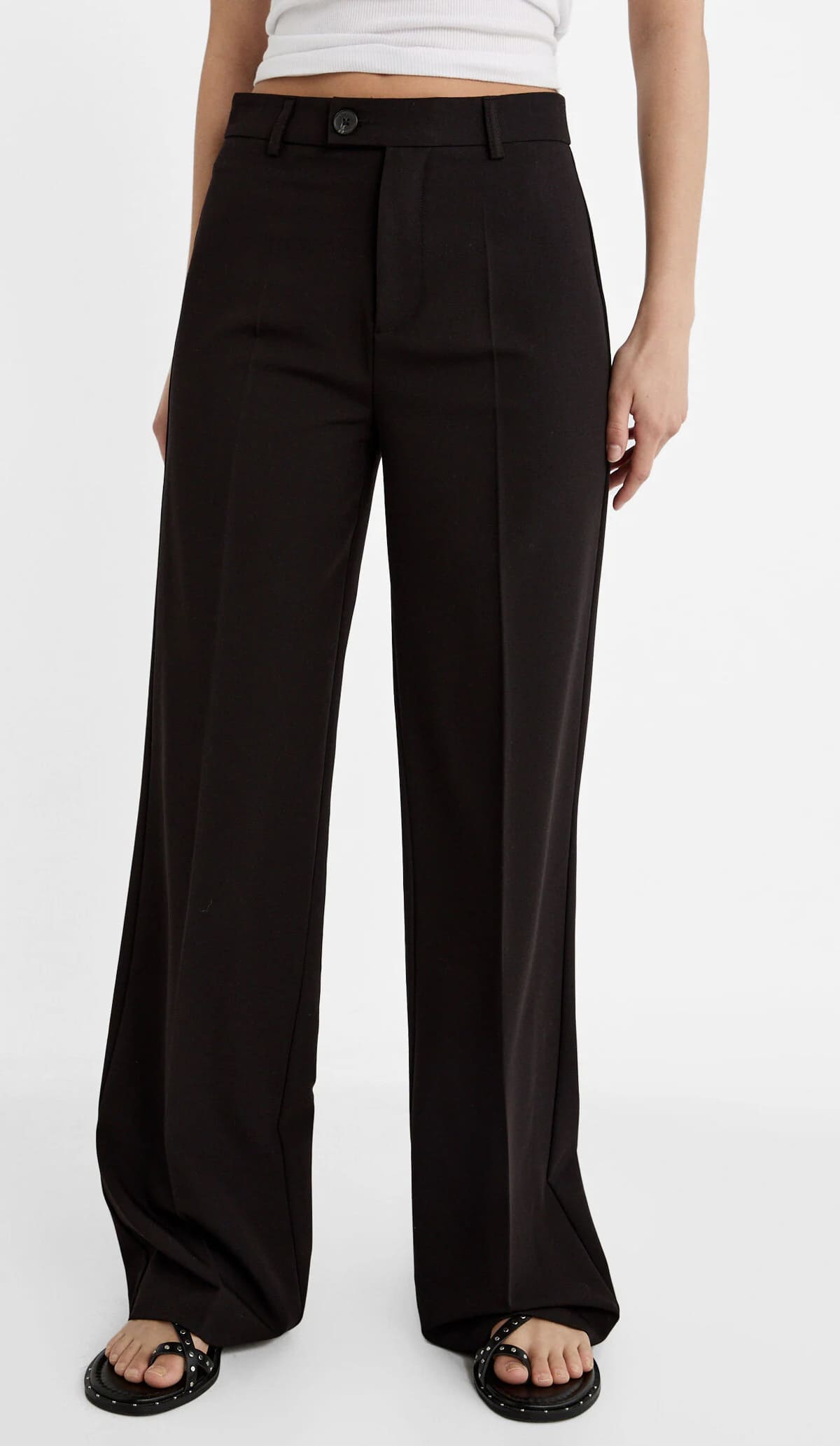 El pantalón de vestir en color negro de Stradivarius