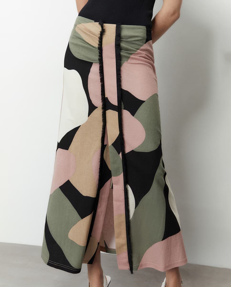 La falda con fleco y efecto de Sfera en El Corte Inglés