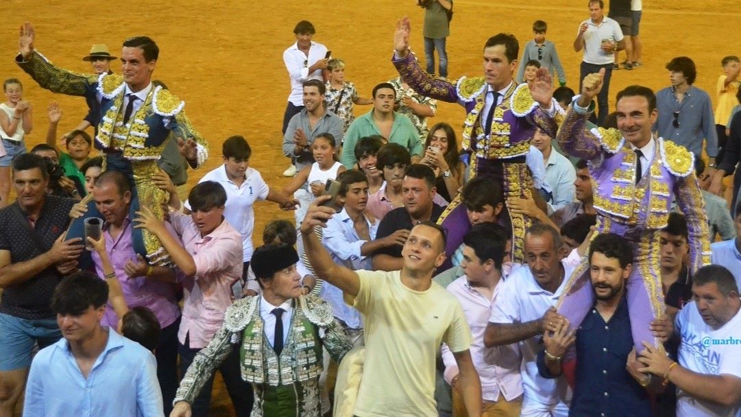 Los tres a hombros I Breña