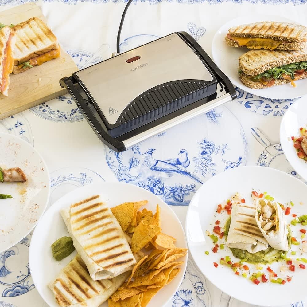 La parrilla eléctrica Rock'nGrill de 700 W con revestimiento de piedra de Cecotec en Amazon