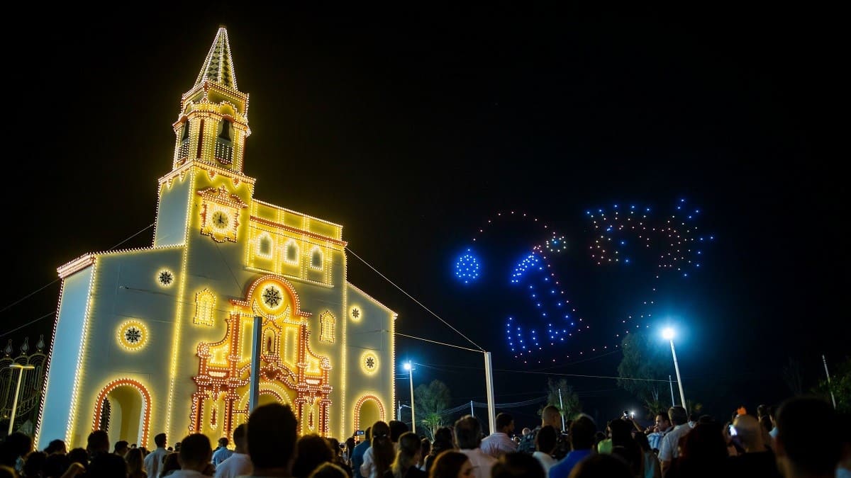 El cielo de Huelva se llenó de luz y color con el espectáculo de drones