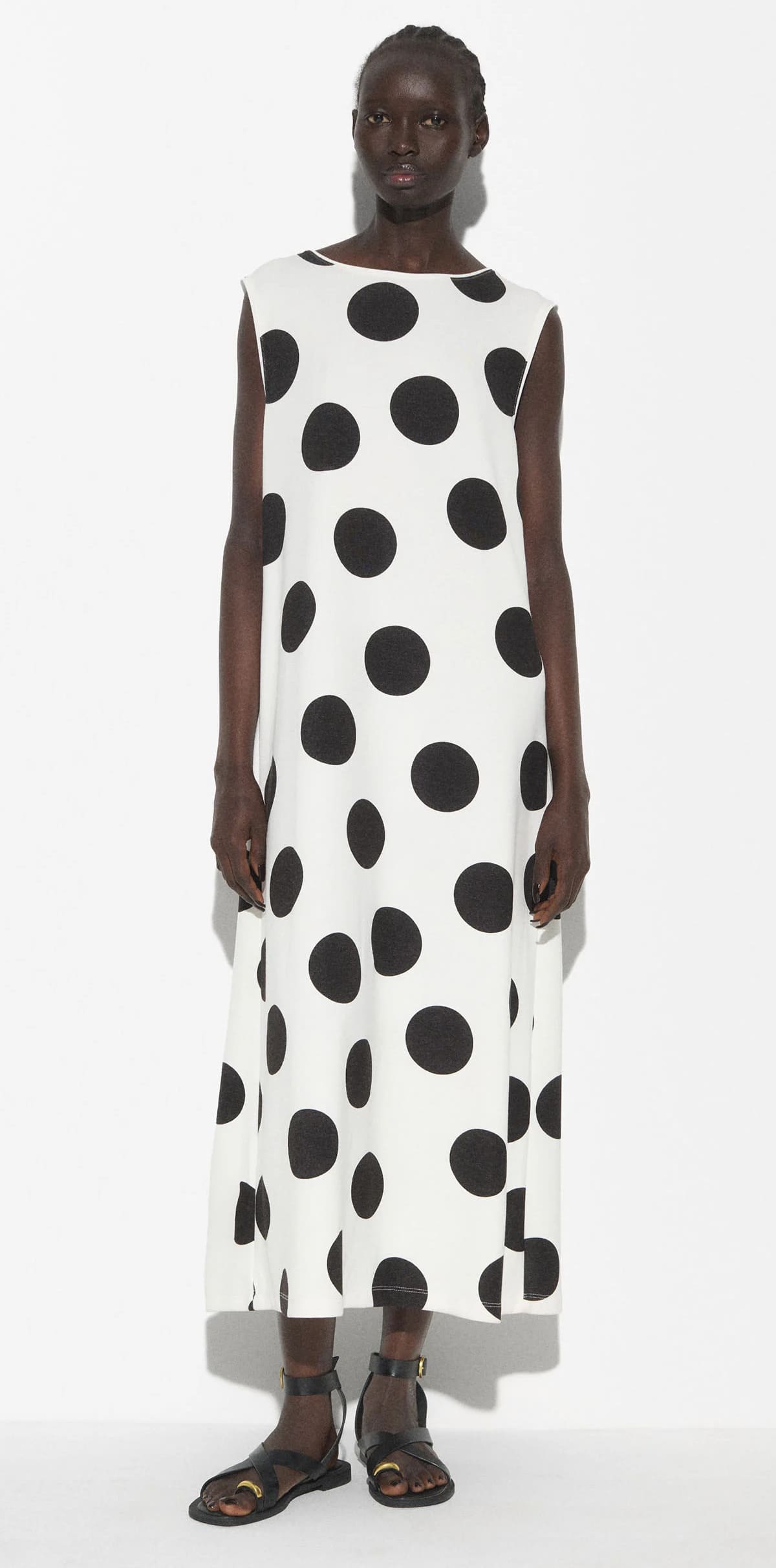 El nuevo vestido midi con lunares de Parfois