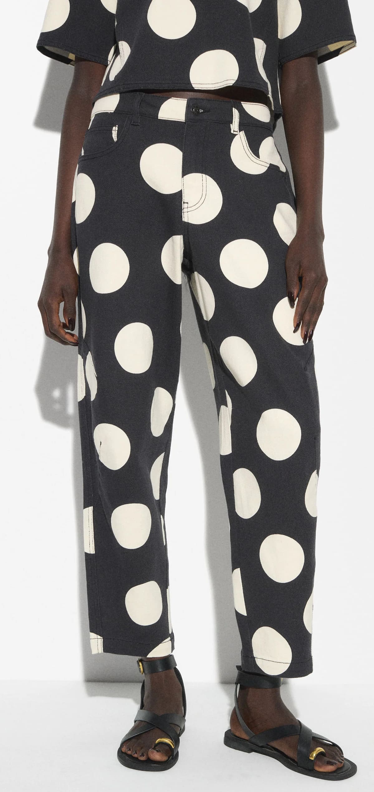 El nuevo pantalón vaquero de lunares de Parfois