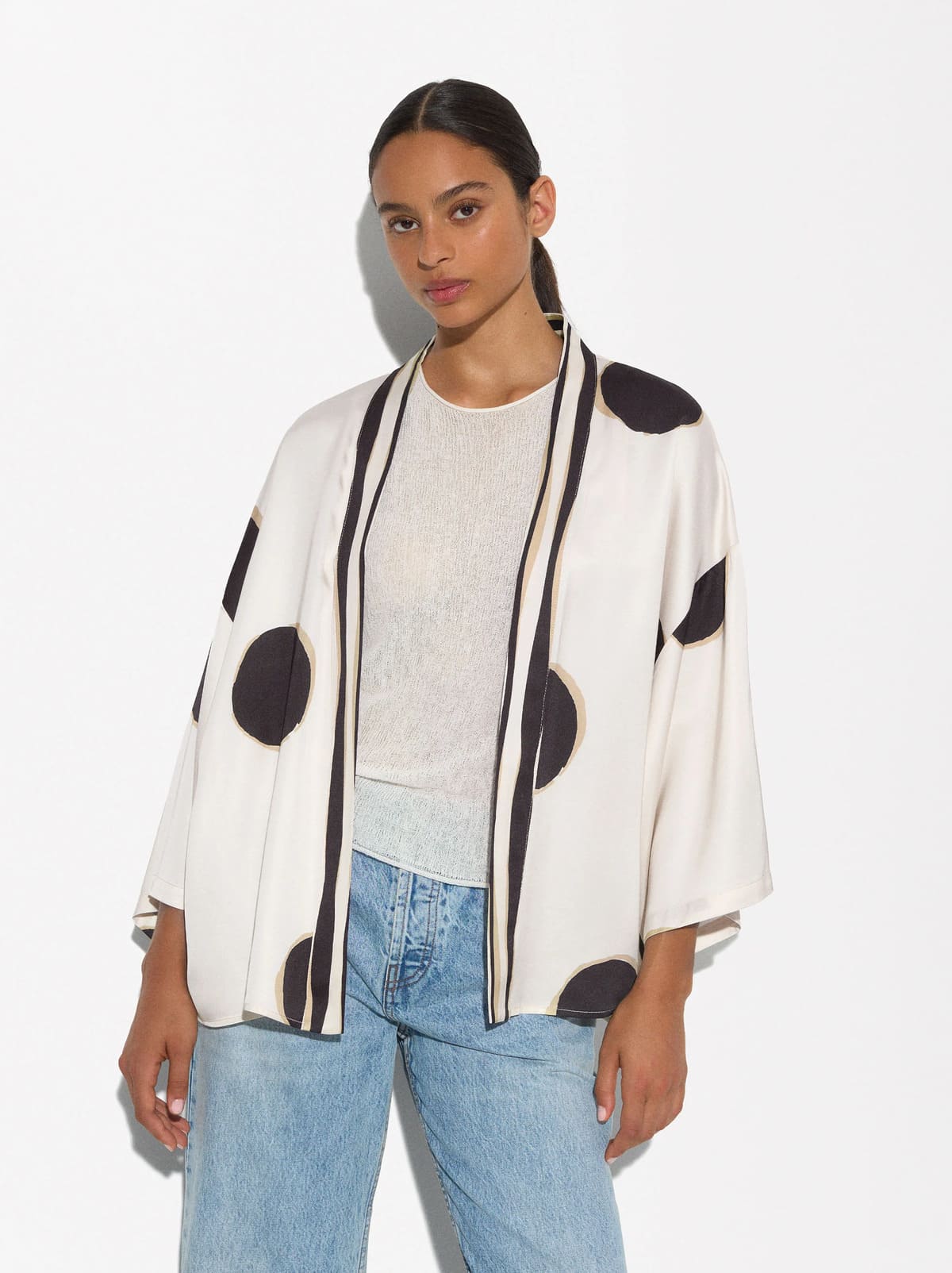 El nuevo kimono estampado con lunares de Parfois