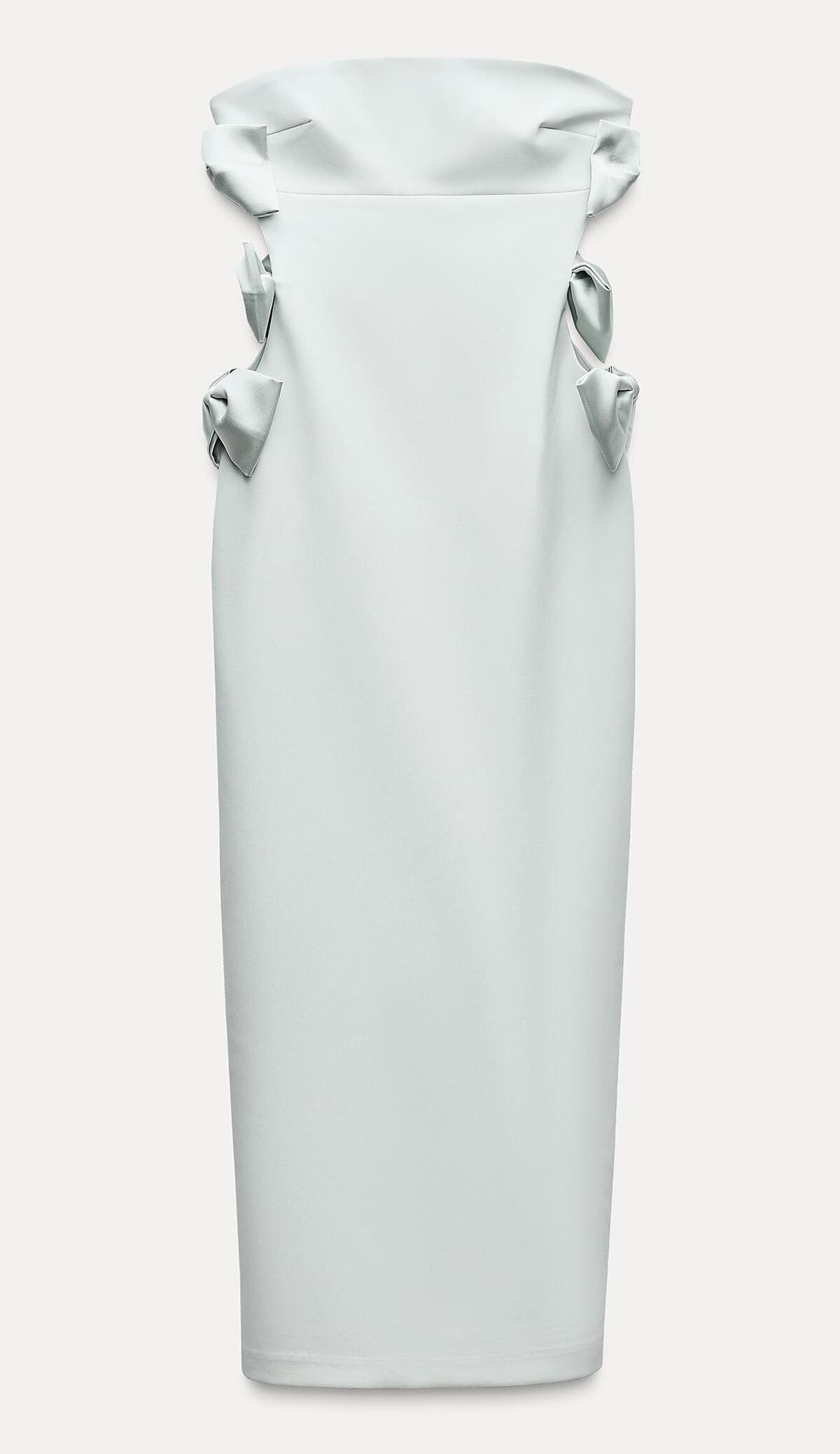 El nuevo vestido midi con lazos satinados de Zara