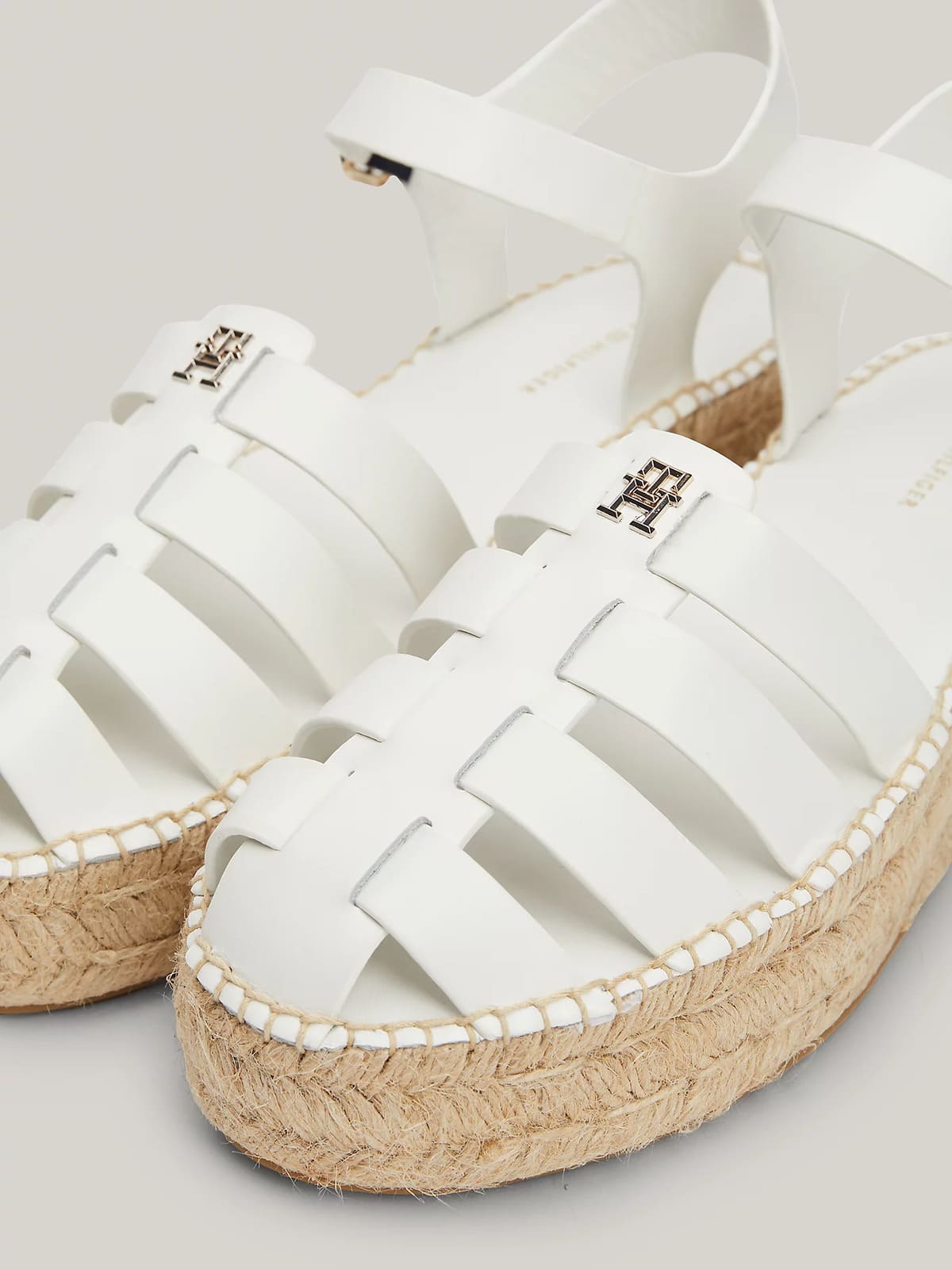 Las sandalias estilo alpargata de piel con cuña de Tommy Hilfiger