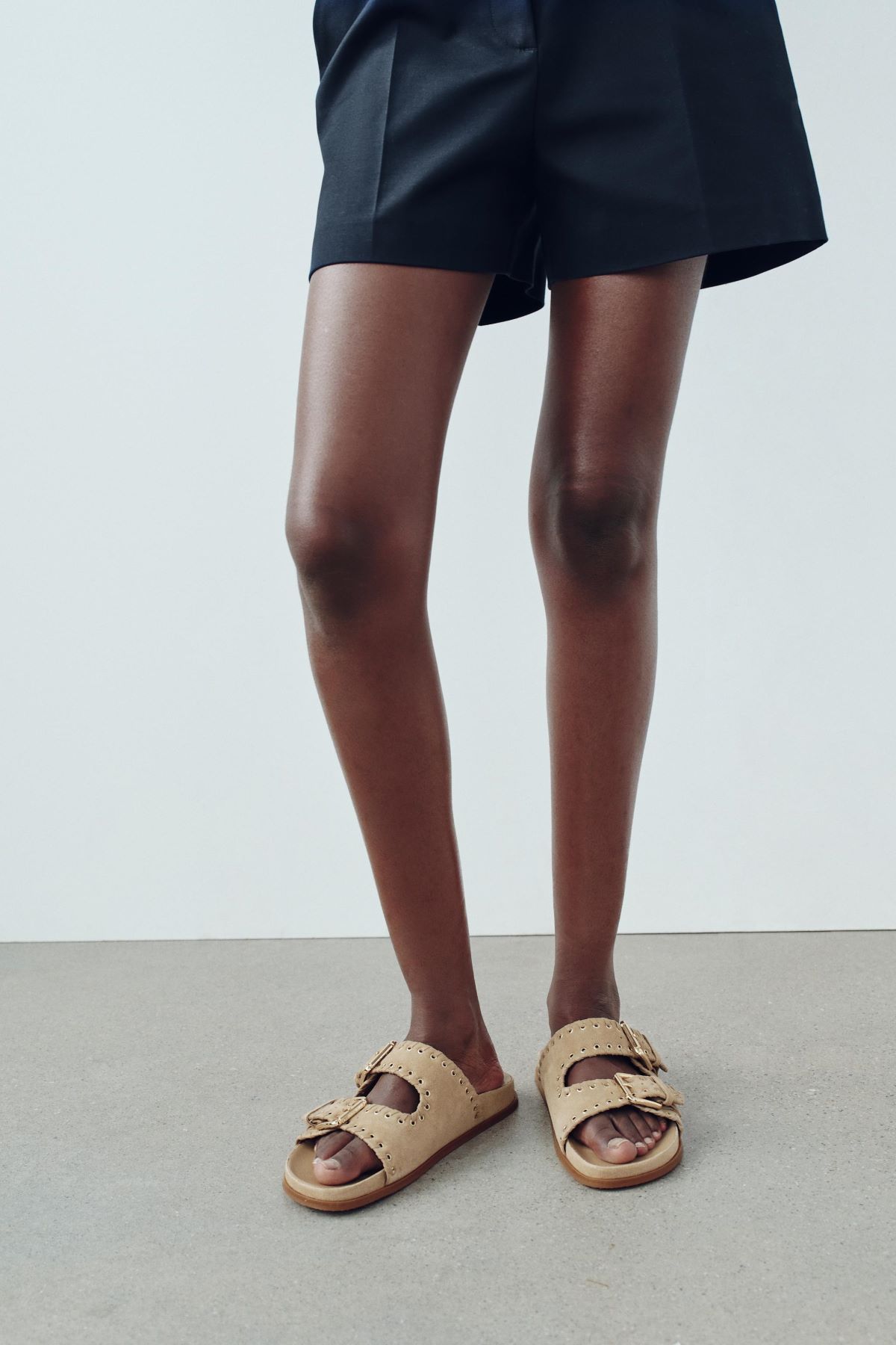 Sandalias herraje de tiras con hebilla de Zara