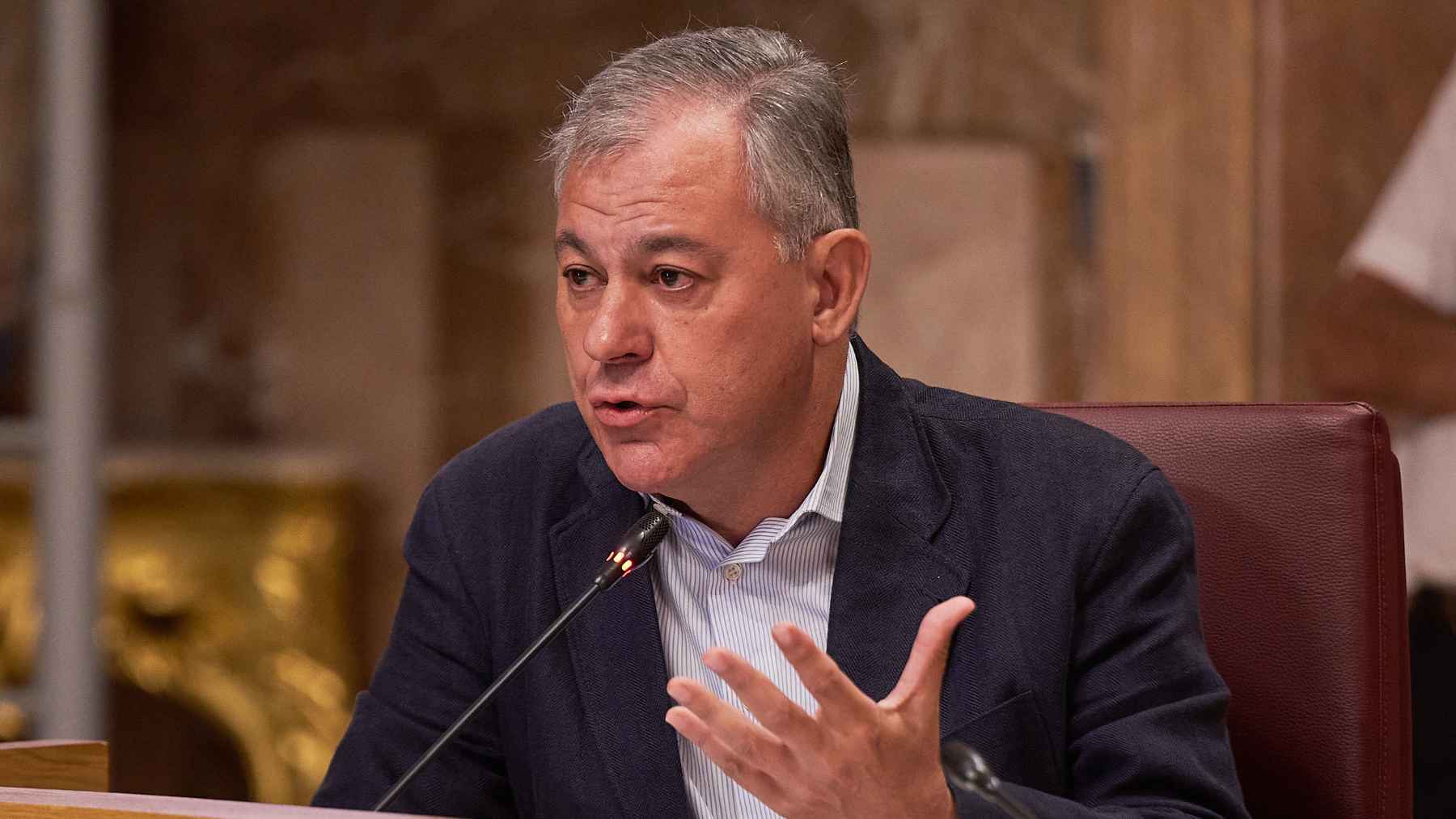 José Luis Sanz durante el Pleno Extraordinario del Ayuntamiento de Sevilla | Salvador López Medina para El MIRA