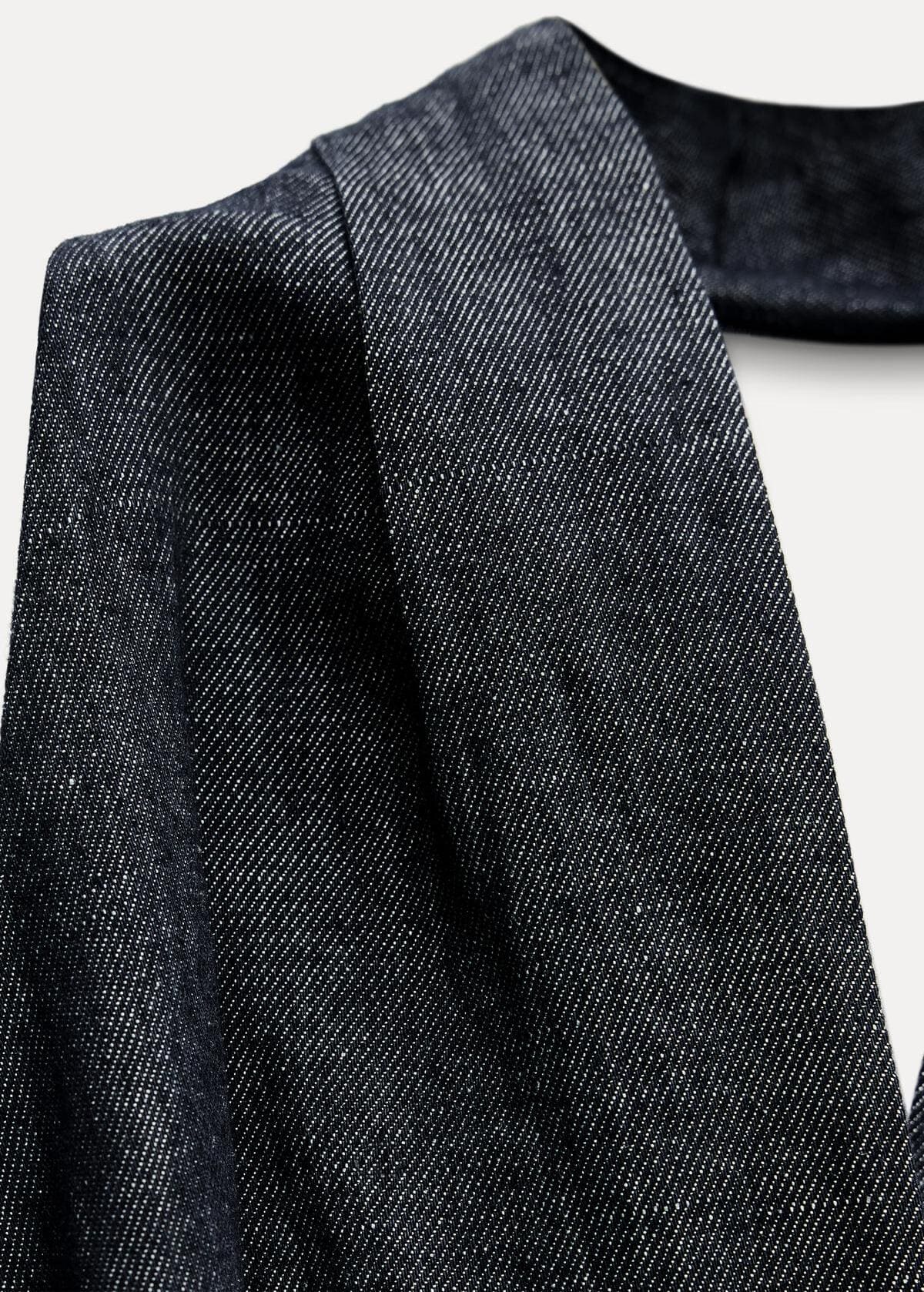 El vestido denim halter ZW Collection de Zara