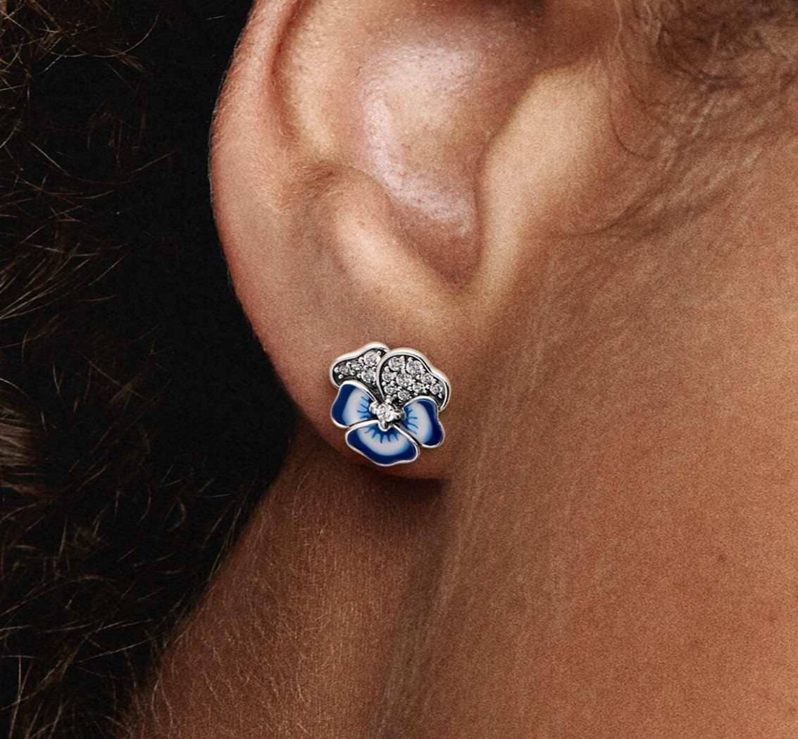 Pendientes de botón Flor Pensamiento Azul de Pandora