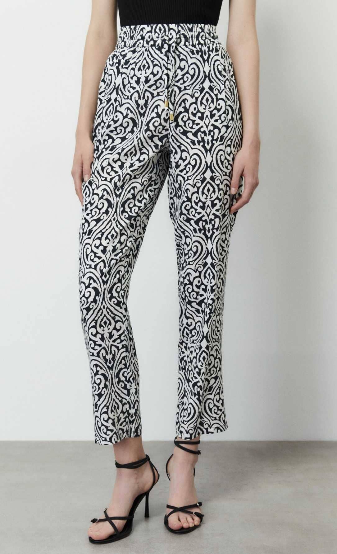 Precio del pantalón ancho hebilla de Sfera