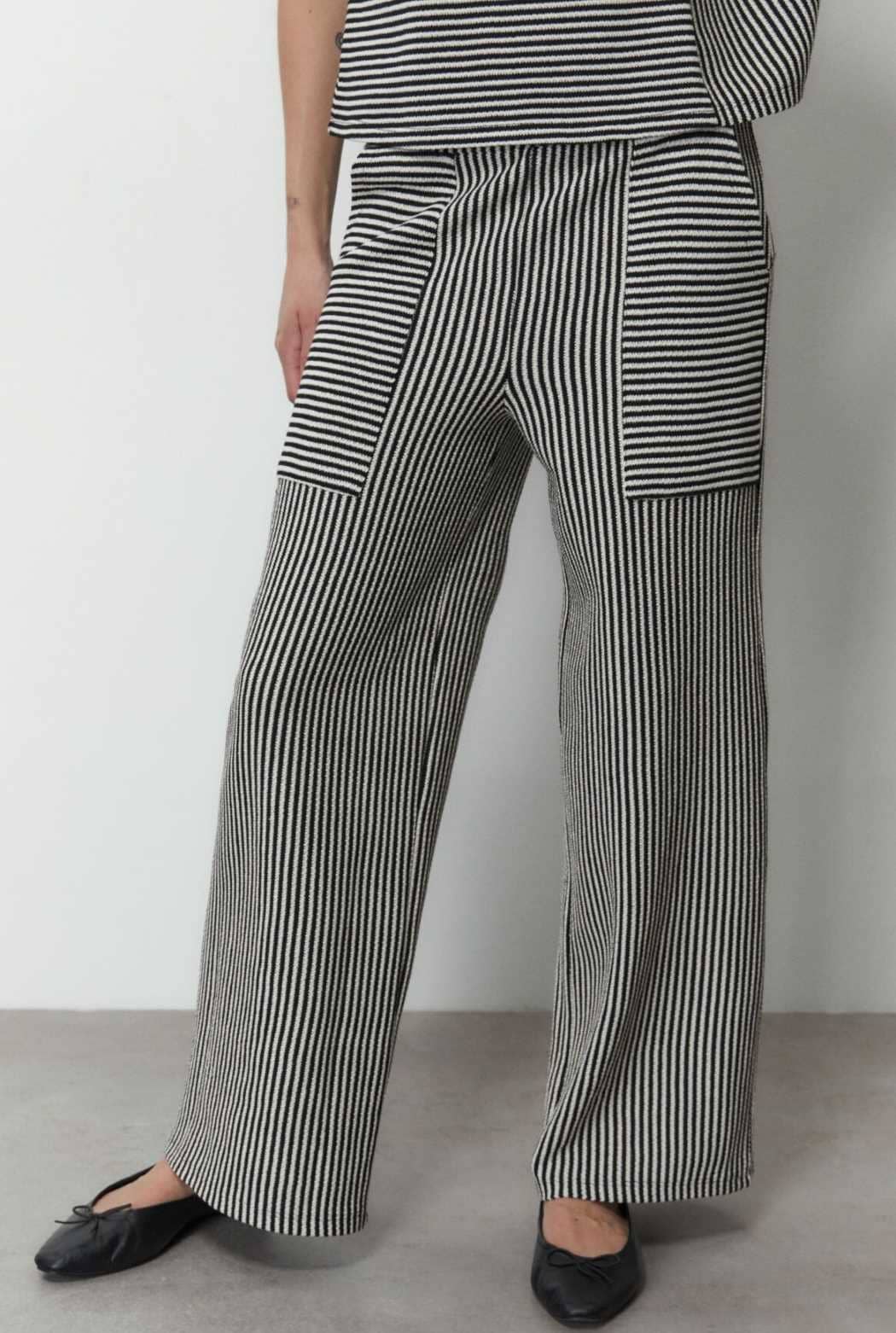 Pantalón rayas de Sfera