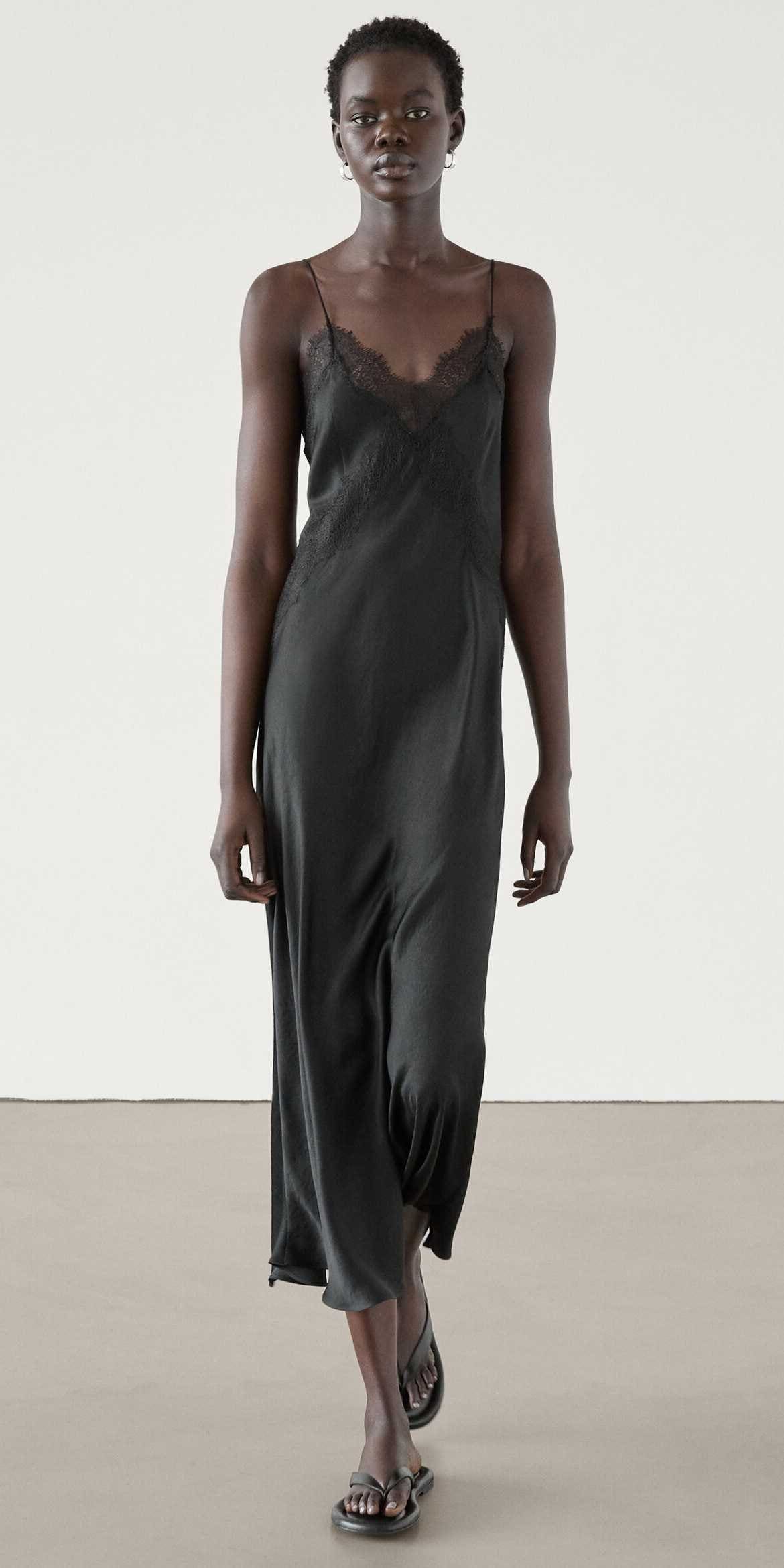 Vestido midi lencero encaje de Massimo Dutti