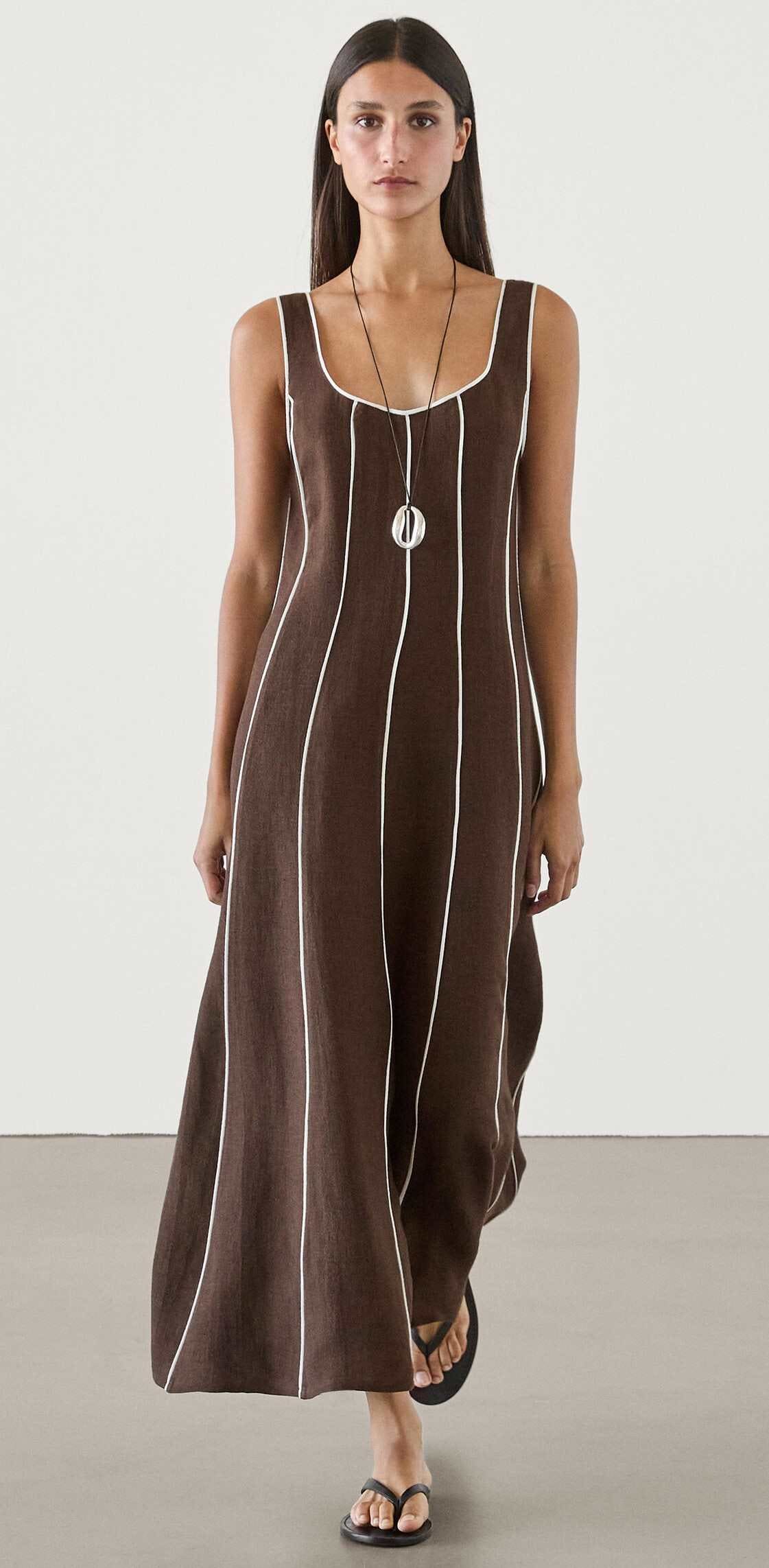 Vestido midi rayas contraste doble tono de Massimo Dutti