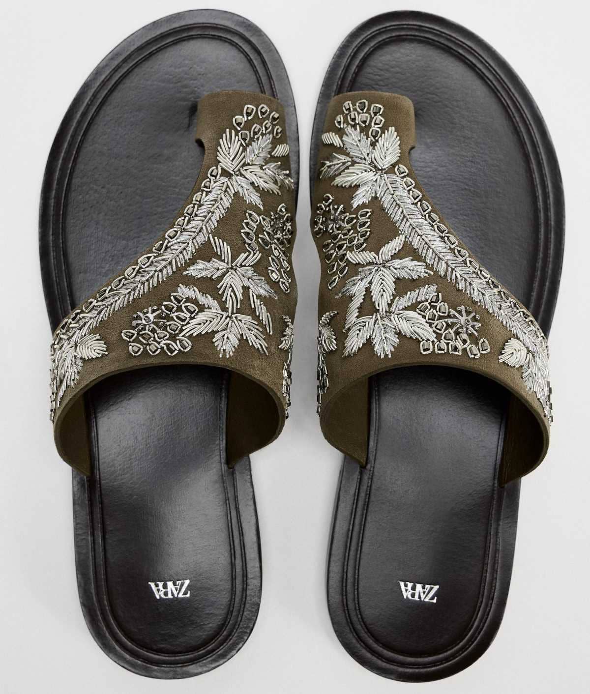 Sandalia plana bordado piel de Zara