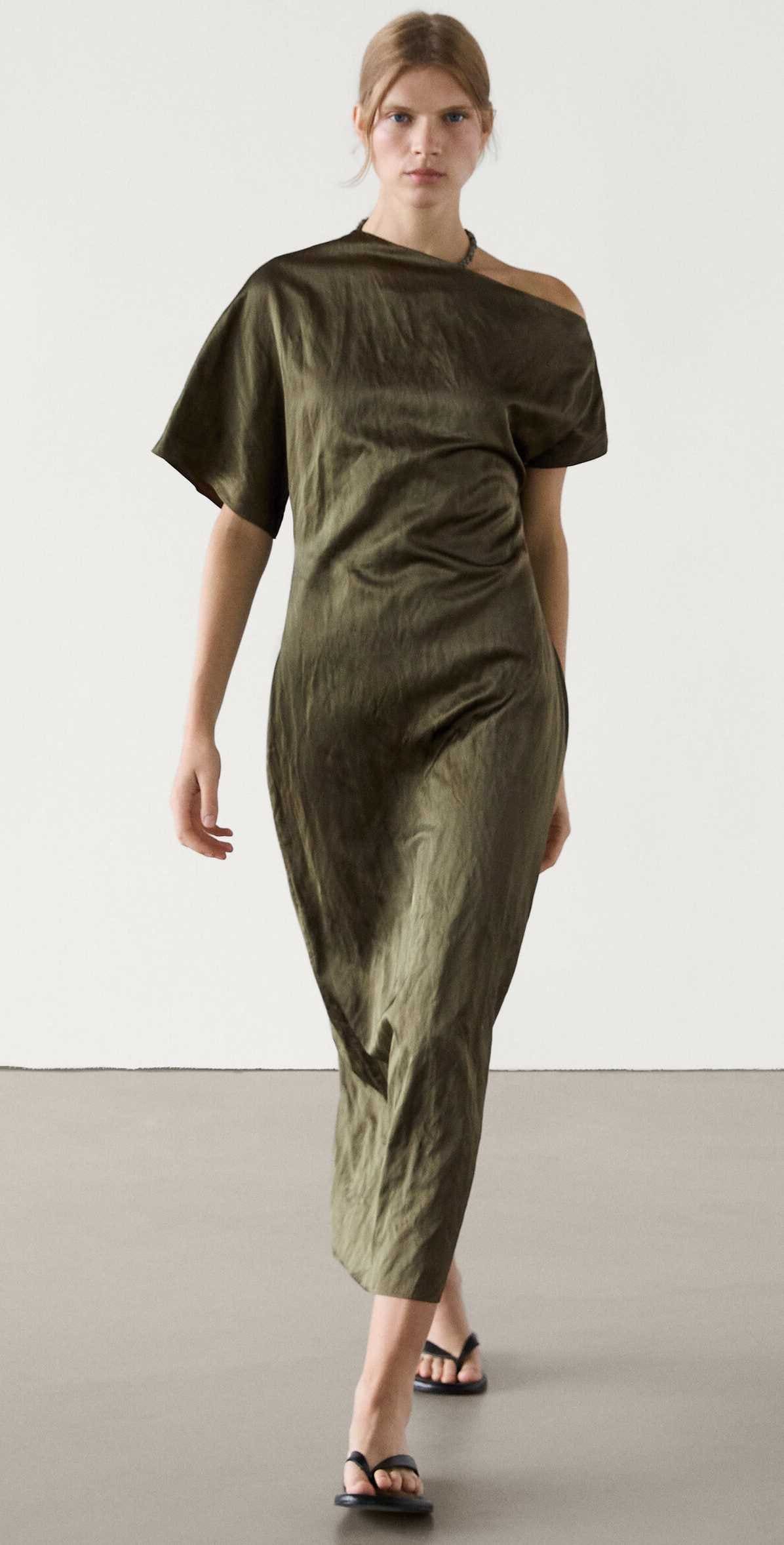 Vestido midi lencero detalle hombro de Massimo Dutti