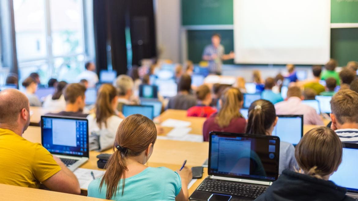 Interior de un aula de formación profesional