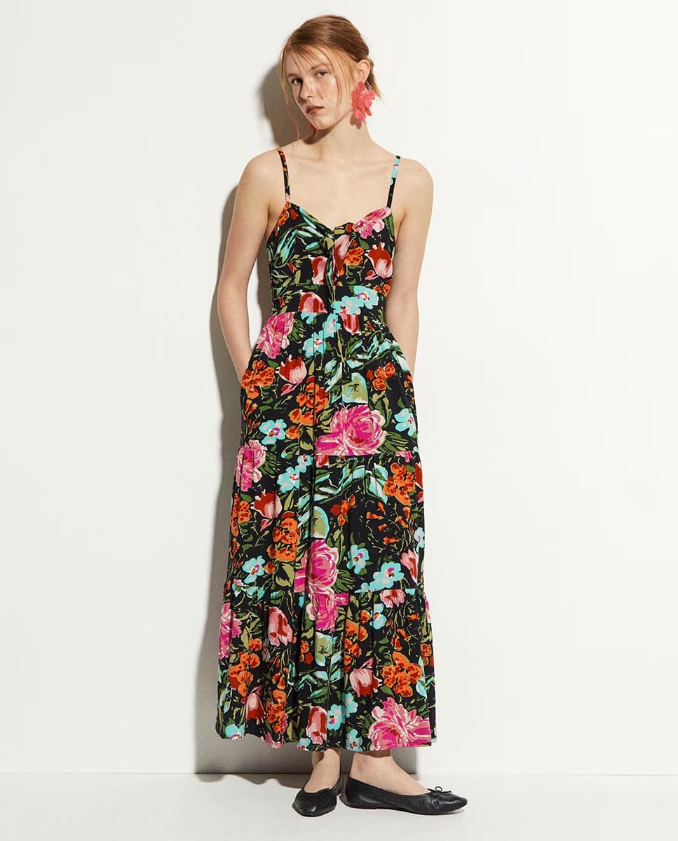 El vestido con lazo y estampado floral de Sfera en El Corte Inglés