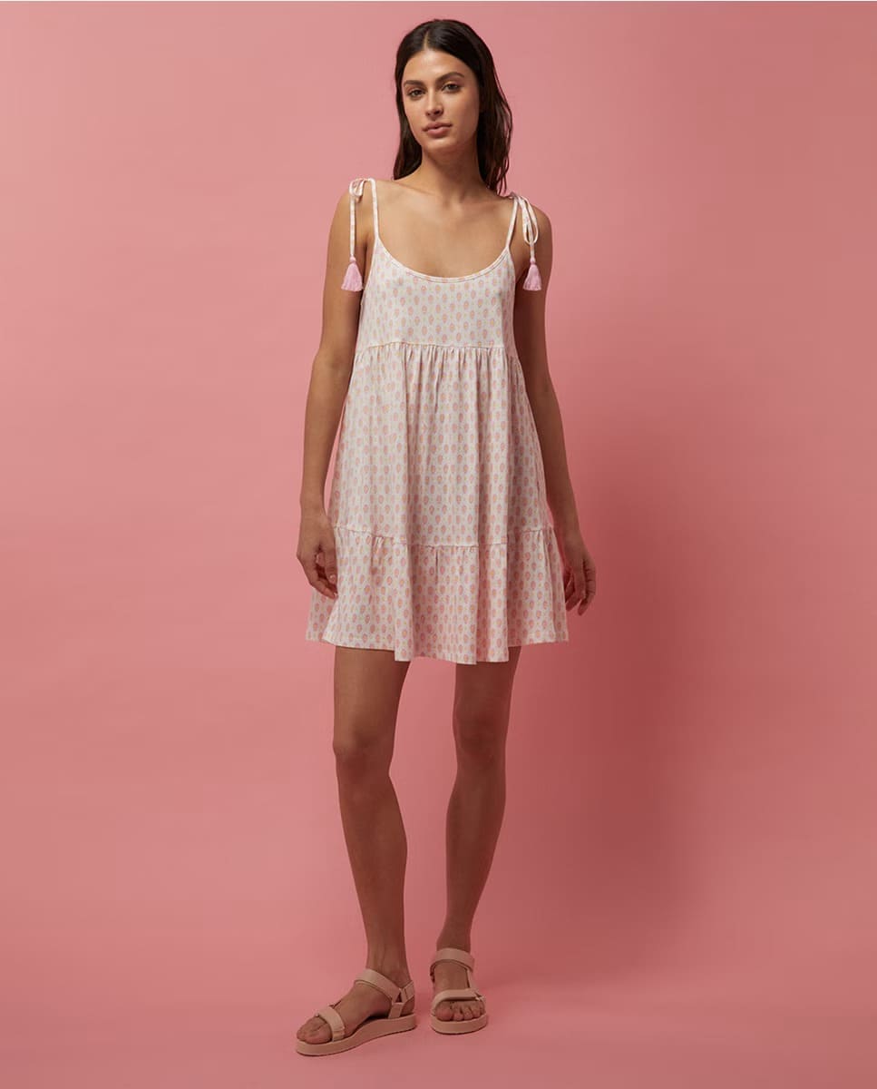 El vestido estampado rosa y blanco de Sfera en El Corte Inglés