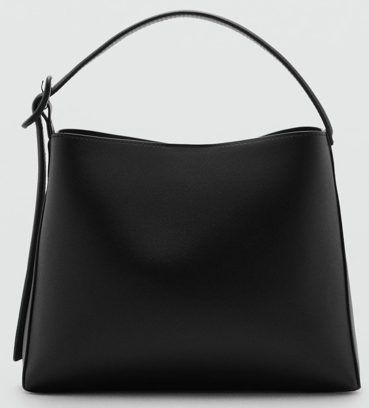 El bolso shopper con detalle de hebilla de Mango