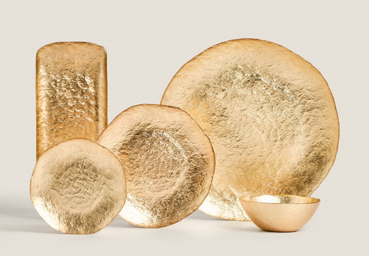 Vajilla de vidrio dorado
