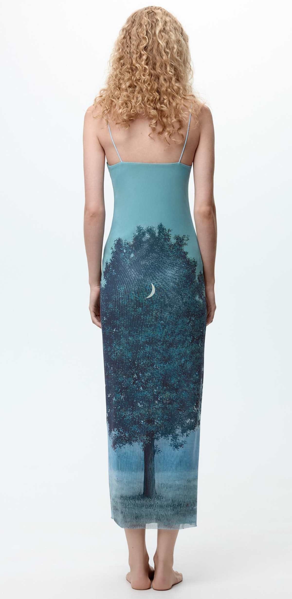 Vestido tul tirantes estampación René Magritte