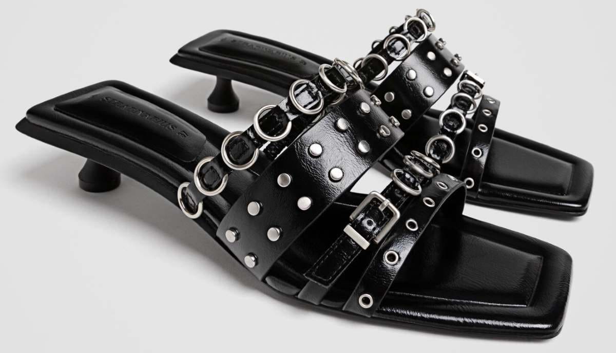 Sandalias tiras tachas de Stradivarius