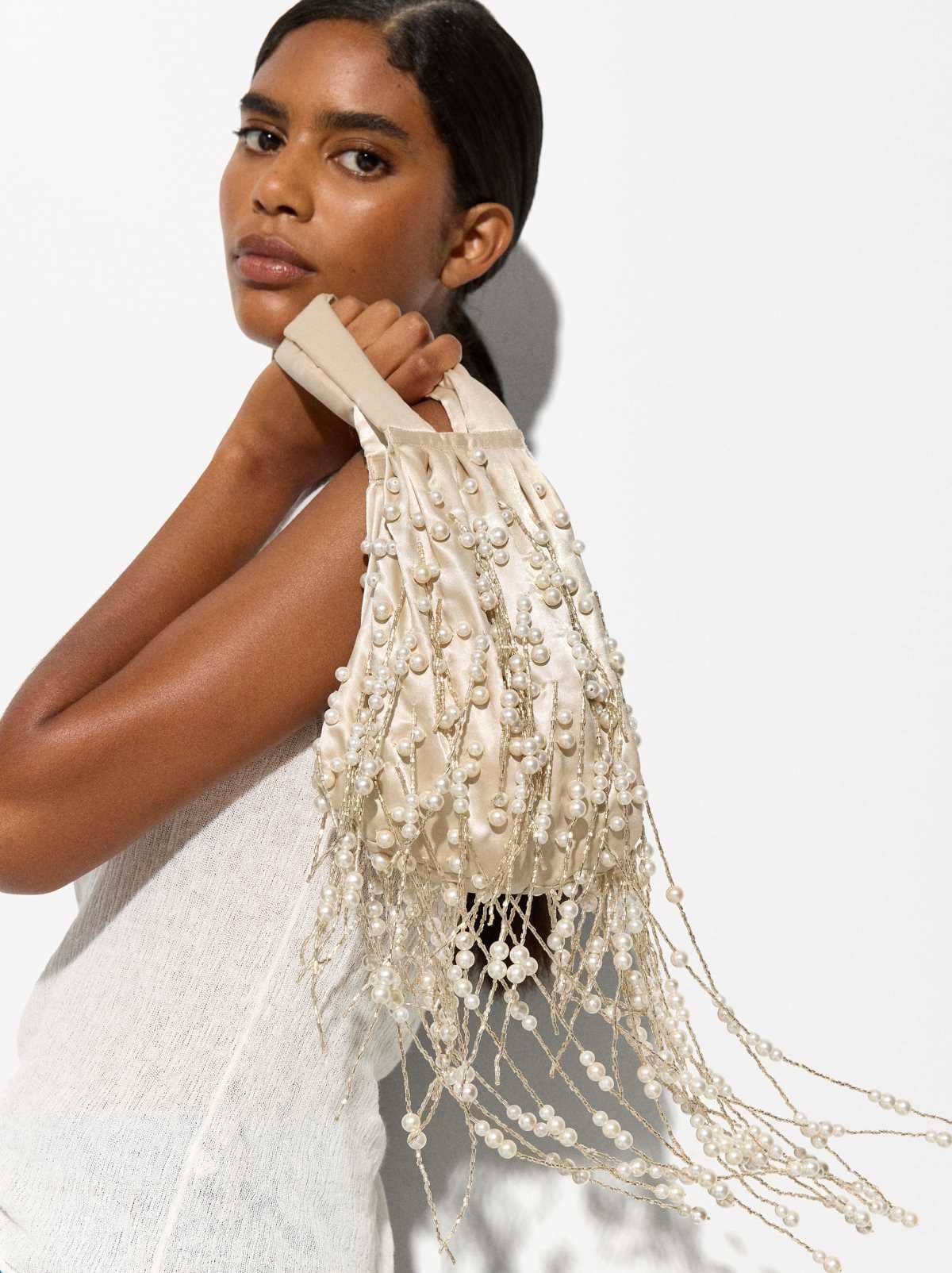 Bolsa De Fiesta Con Perlas Y Abalorios de Parfois