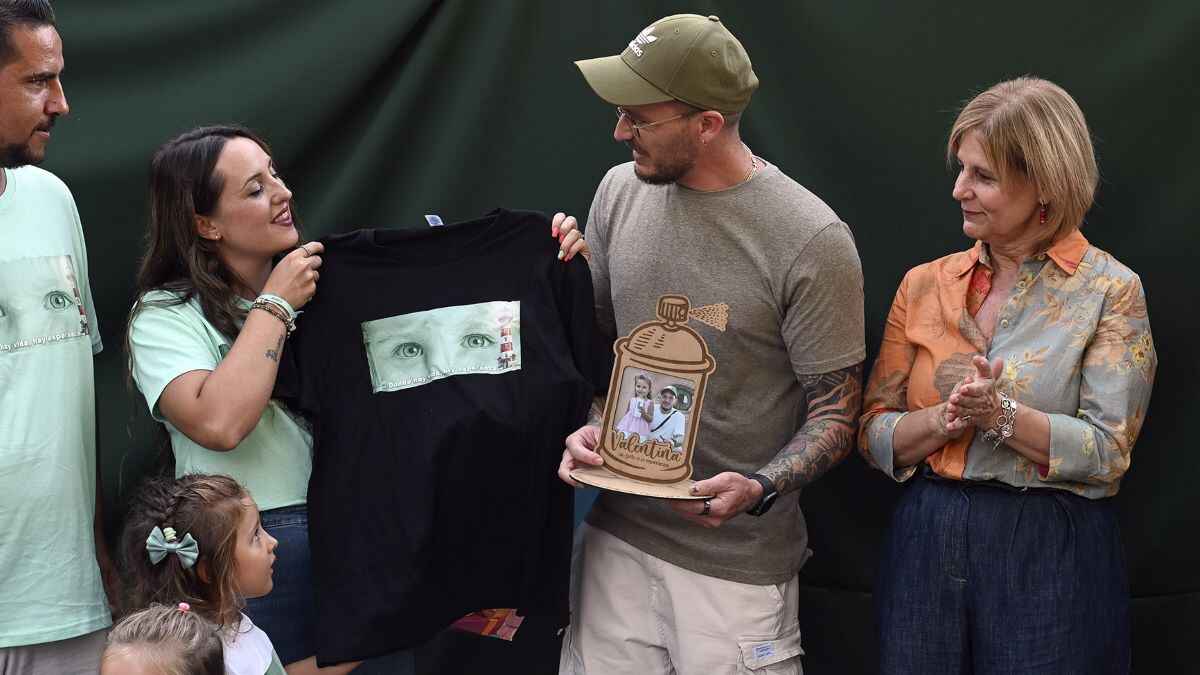 Inauguración del mural en solidaridad con 'Valentina. Un grito a la esperanza. FOP'