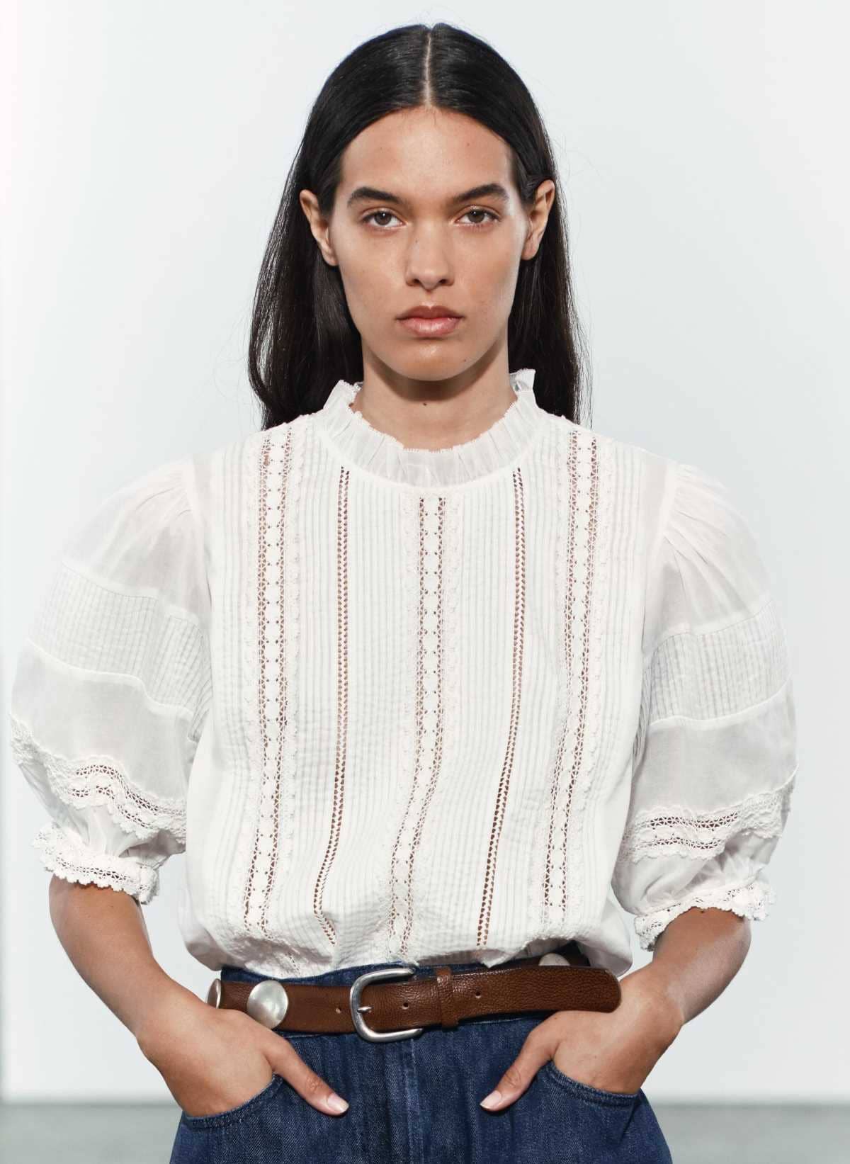 Blusa romántica puntilla ZW Collection de Zara