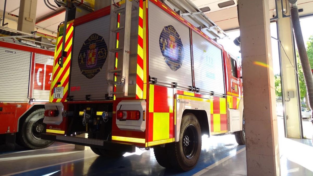 Un coche de bomberos en una foto de archivo