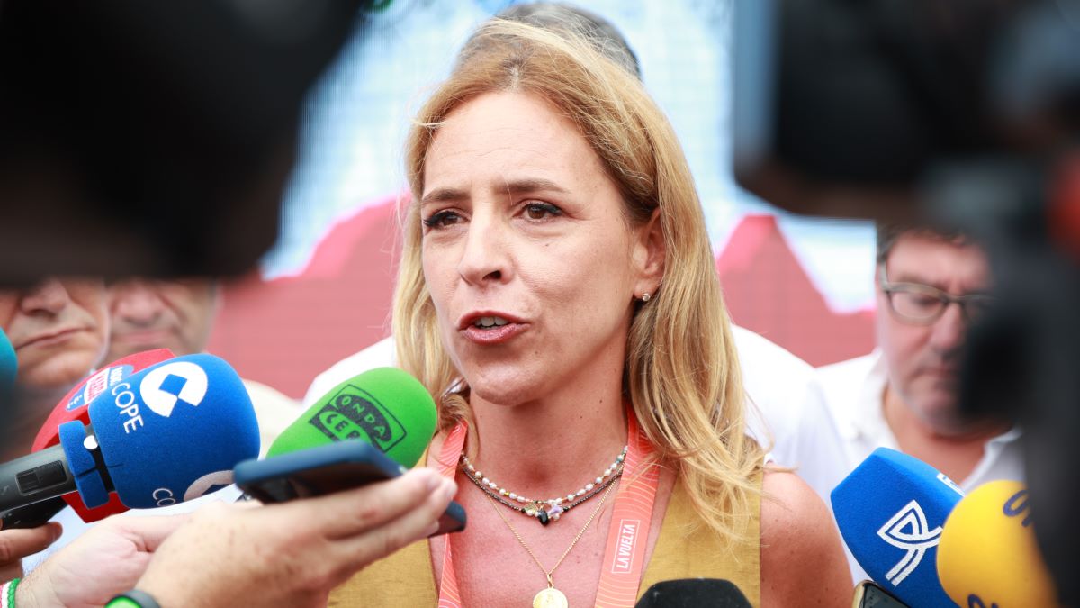 Almudena Martínez en la salida de La Vuelta en Jerez | Cristo García