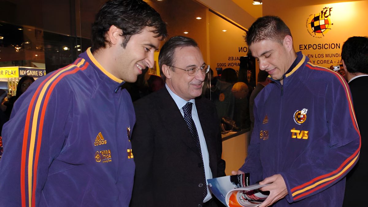 Joaquín Sánchez, Florentino Pérez y Raúl González en un acto con la Selección Española | Foto: RFEF